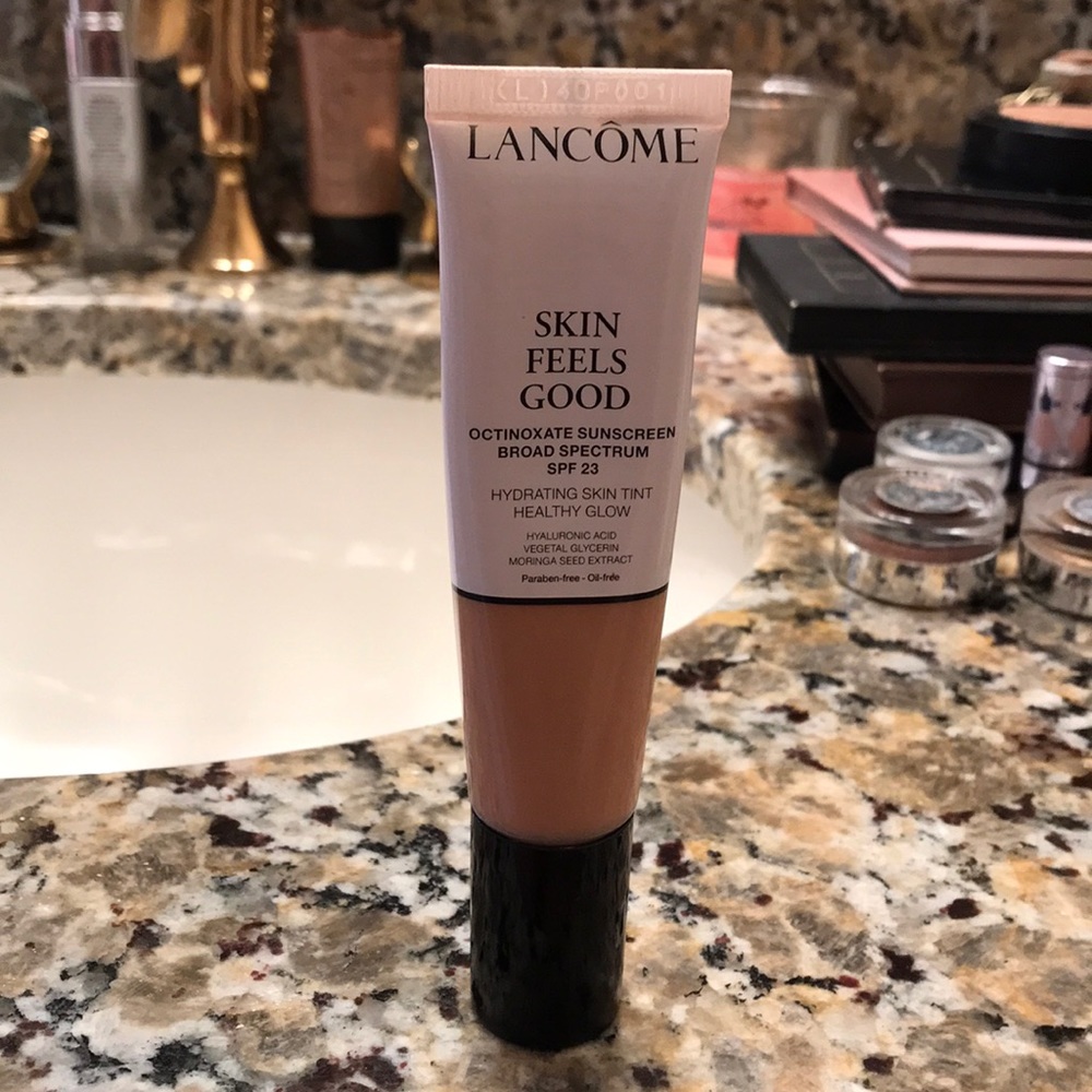 Lancôme skin feels good foundation in beige